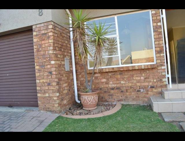 3 BEDROOM PROPERTY TO RENT IN DALPARK EXT 1